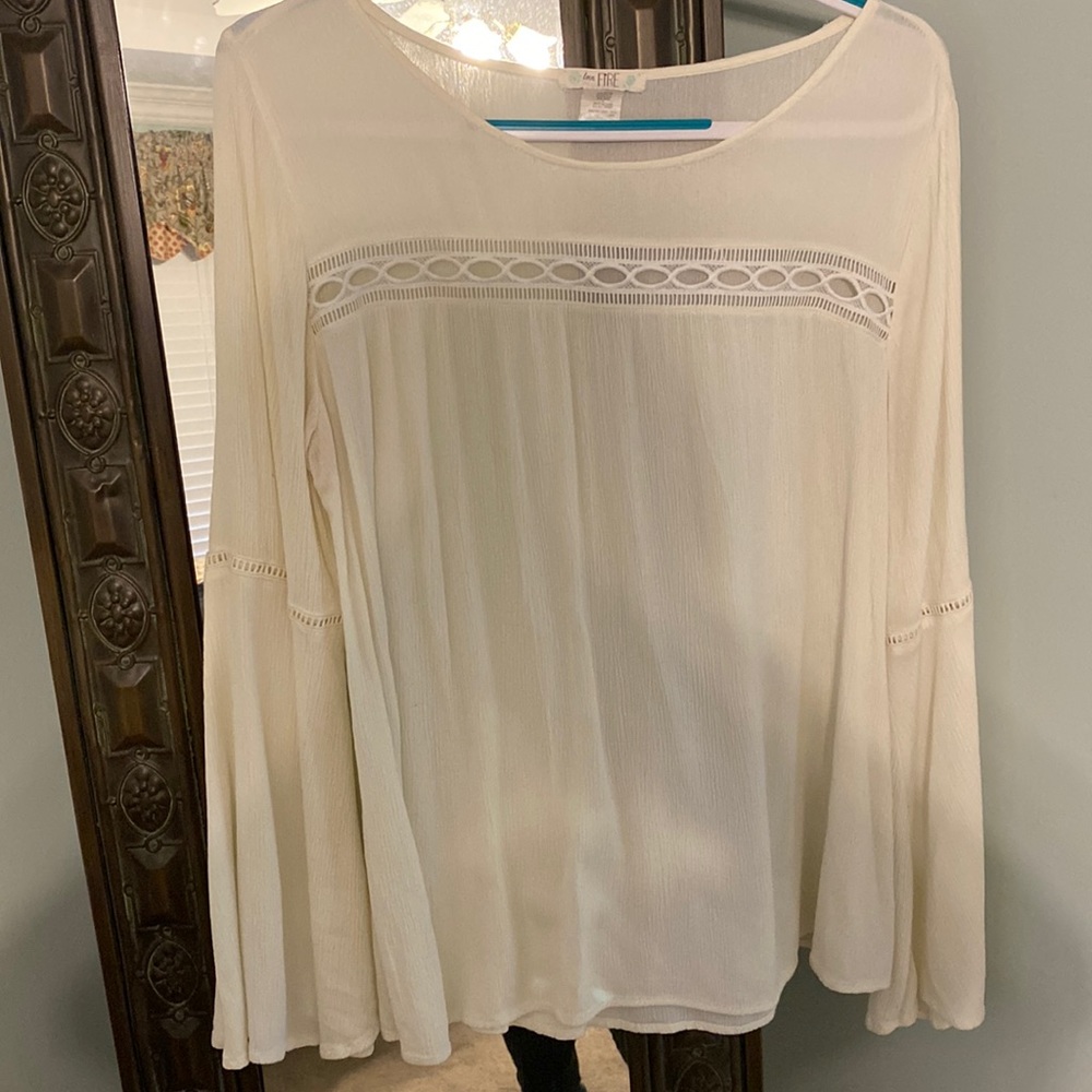 Love, Fire cream pullover blouse